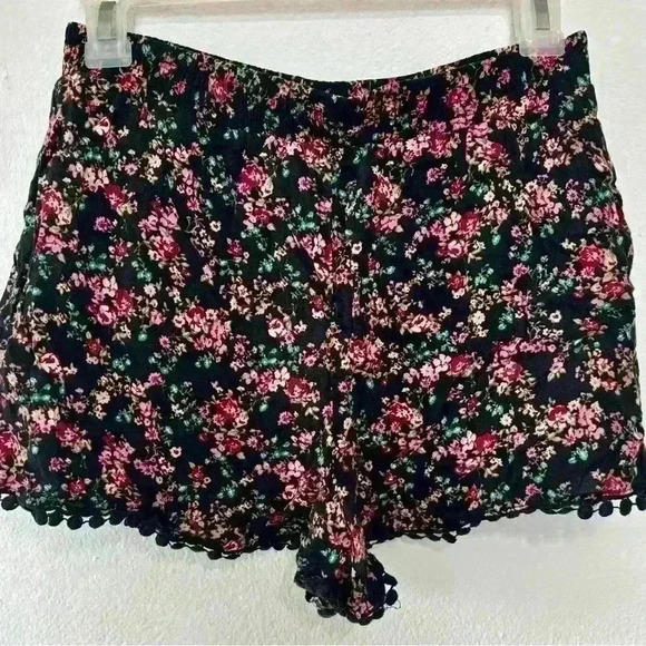 Forever 21 Floral Print Shorts - Picture 1 of 4